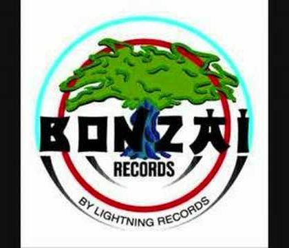 Techno Cherry Moon trax 1 : The house of house