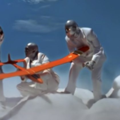 House Stardust – Music Sounds Better With You (Official Music Video)